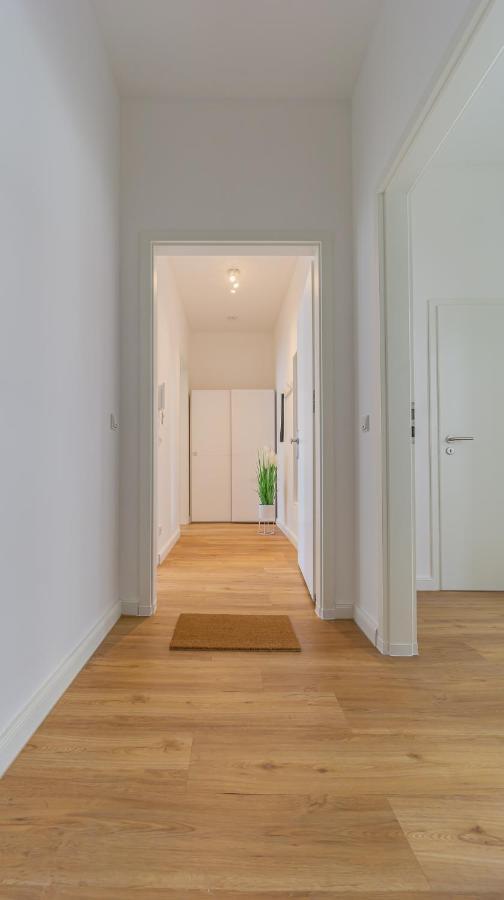 Modernes Apartment - Zentral, Ruhig, Wlan, Netflix, Kueche, Schreibtisch, Parkplatz, Waschtrockner Cottbus Exterior photo